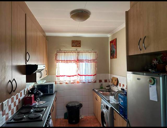 3 BEDROOM COMPLEX FOR SALE IN CLARINA